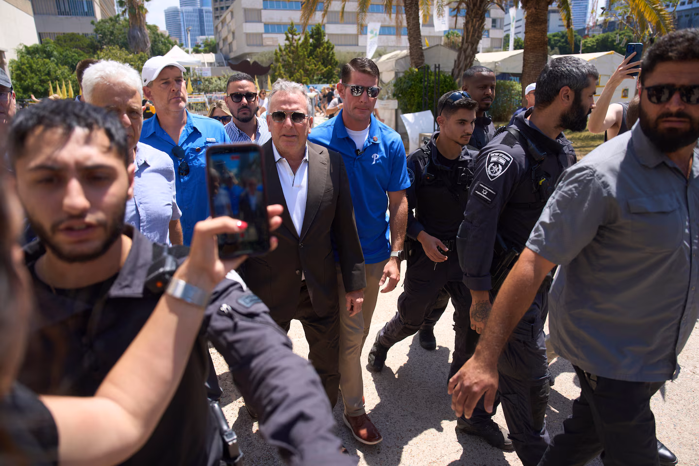 Featured image for US and Israeli officials discuss plans to secure hostages and end Gaza conflict