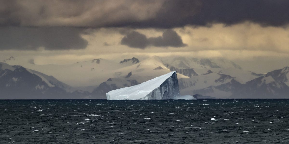 Featured image for Antarctic Sea-Ice Plummeting to Unprecedented Lows, Alarming Experts