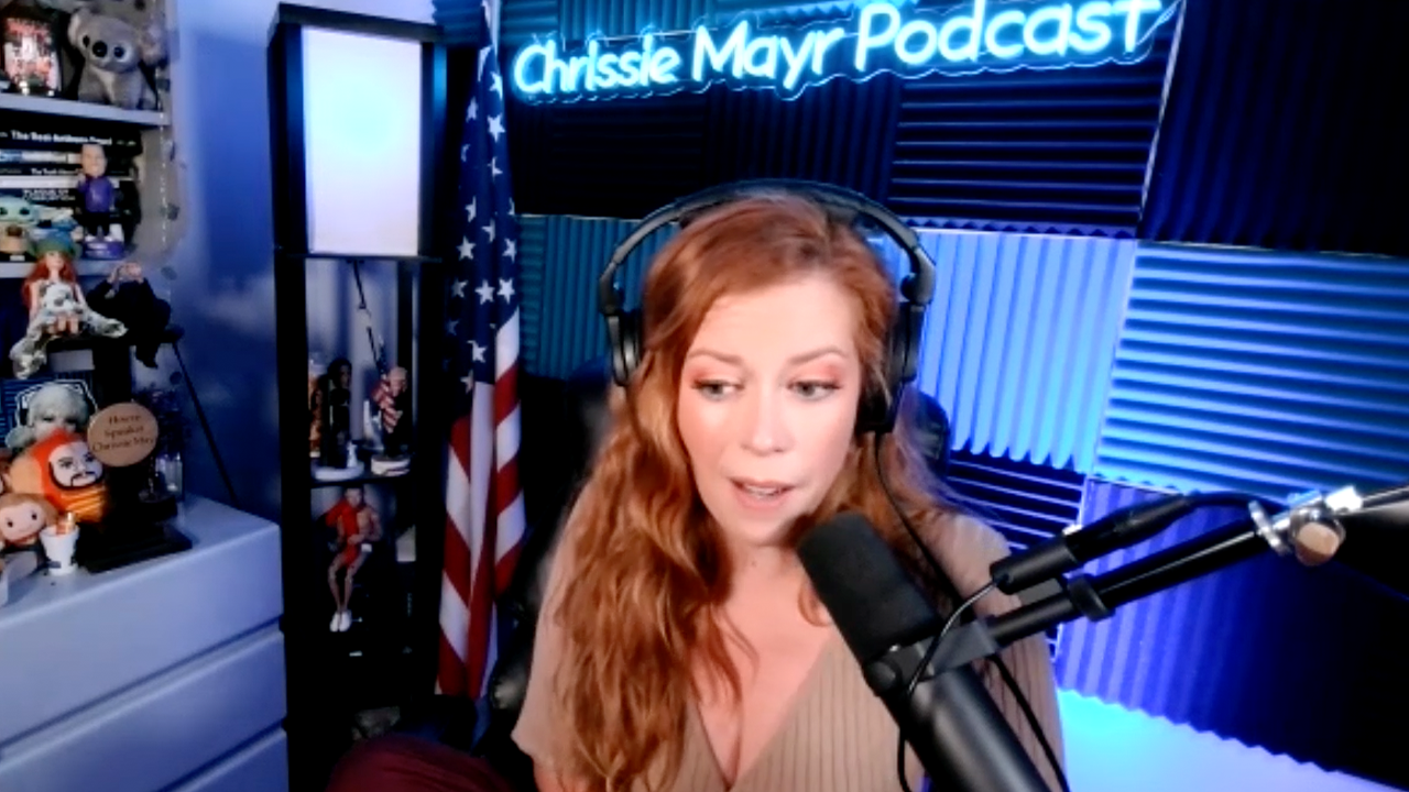 Comedians Defend Dylan Mulvaney Jokes Amid Heckling and Controversy
