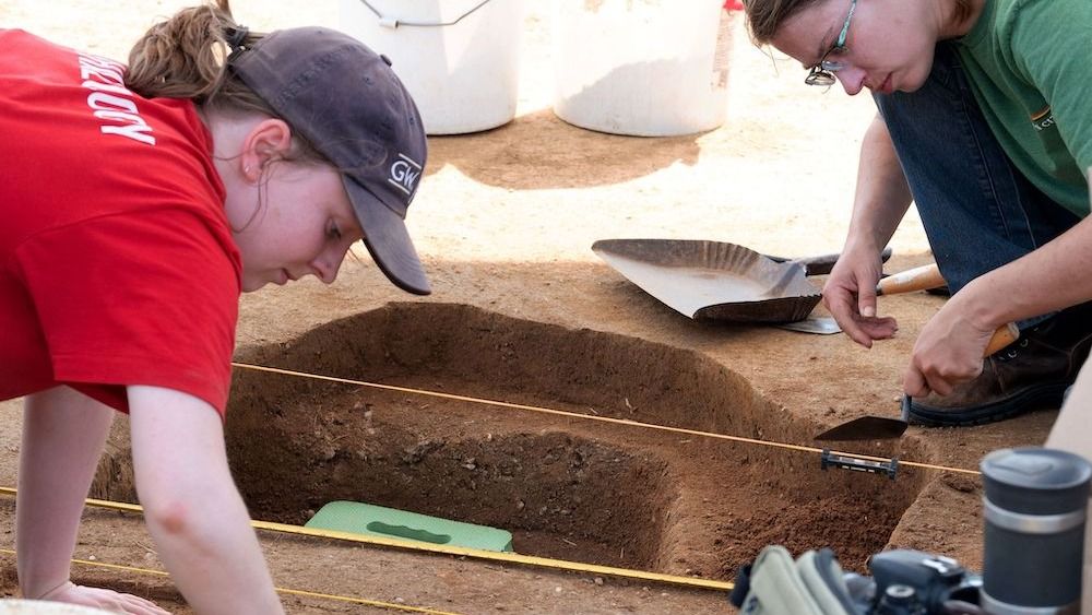 Featured image for Tragic fate of 'indentured' teenager revealed in 400-year-old skeleton burial.