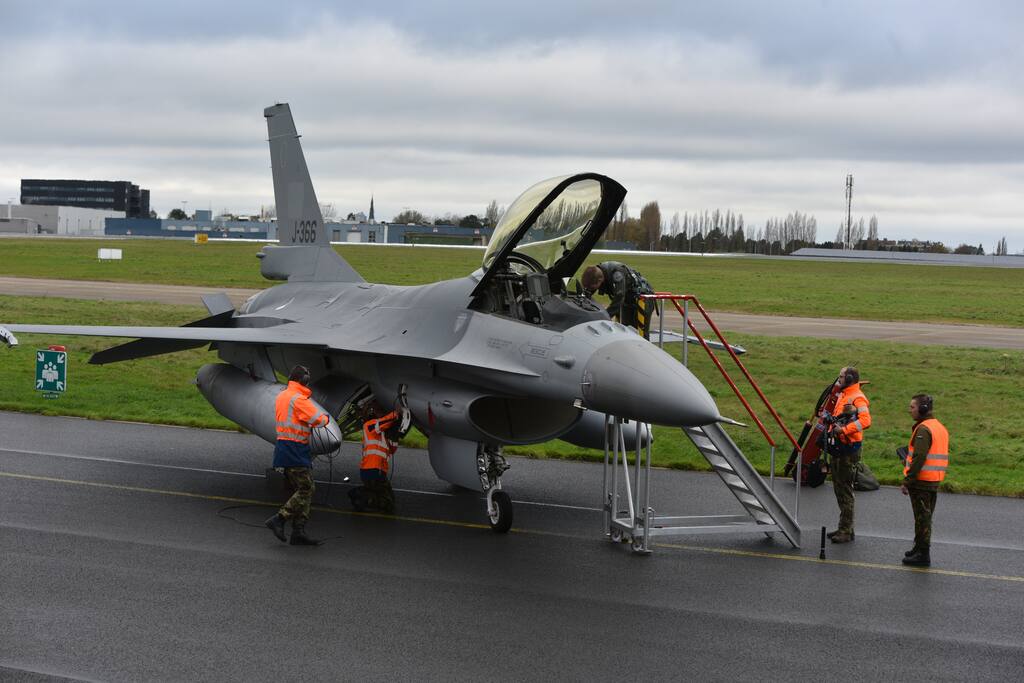 Dutch F-16s Deployed to Romania for Ukrainian Pilot Training