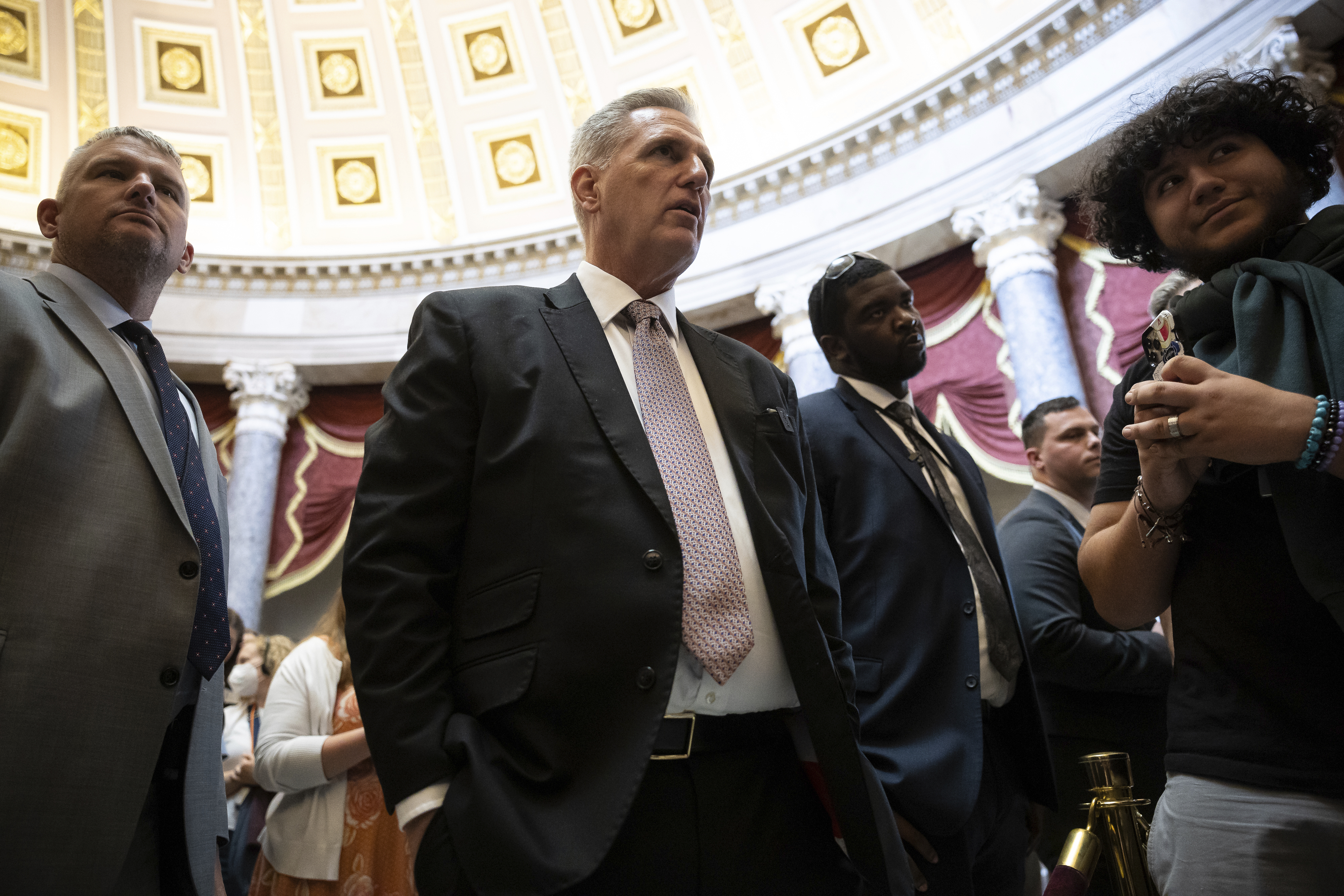 "Republican Party's Struggle to Avert Government Shutdown Intensifies"