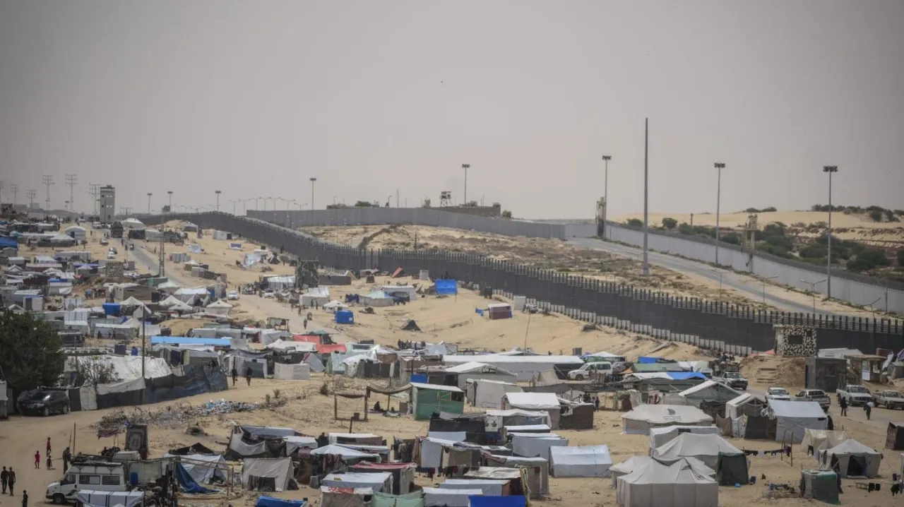 Featured image for Egypt Opens Key Gaza Crossing for Humanitarian Aid After U.S. Pressure