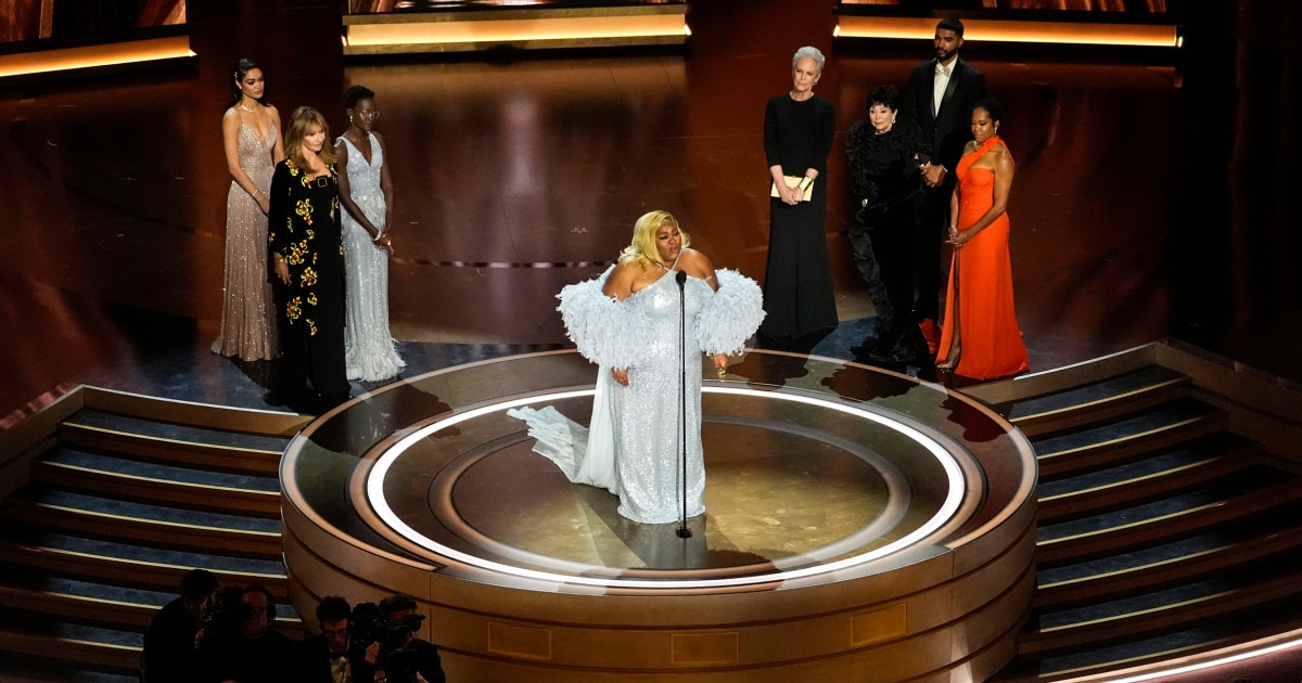 Featured image for "Da'Vine Joy Randolph Wins Best Supporting Actress at Oscars 2024"