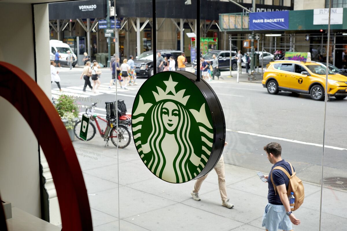 Featured image for Starbucks Launches Protein Drinks to Compete in Health Trend