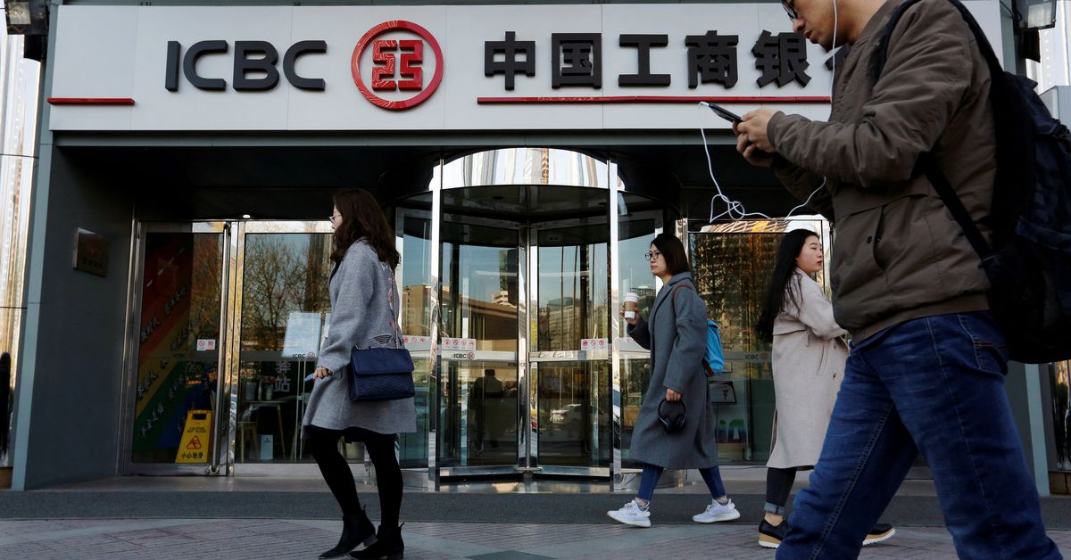 Chinese Banks Slash Mortgage Rates to Boost Property Market