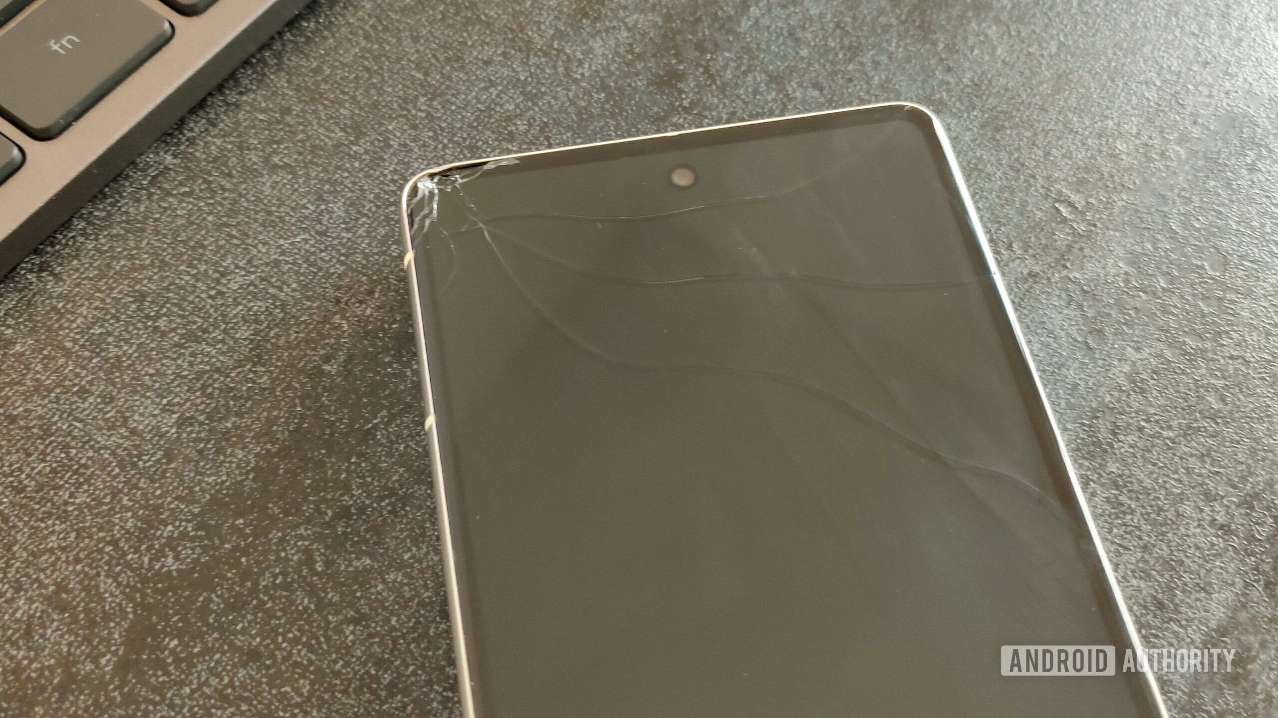 Featured image for Pixel Breaks Without a Case, Still Not Learning