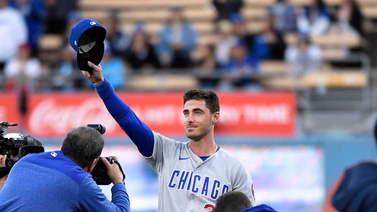 Cody Bellinger's Return to Dodger Stadium Marred by Pitch Clock Violation and Ovation.