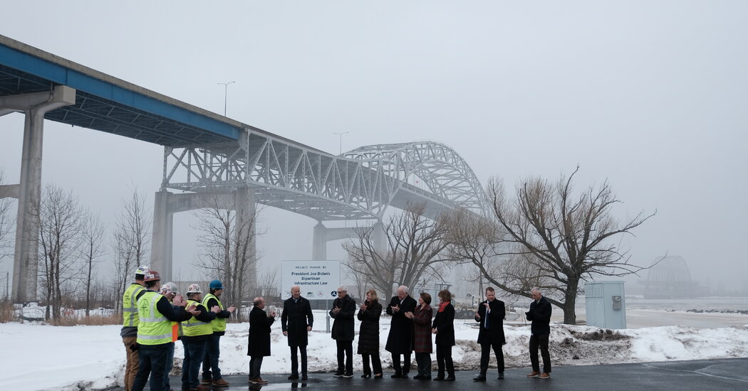 "Biden's Historic Infrastructure Push Takes Aim at Trump in Midwest"