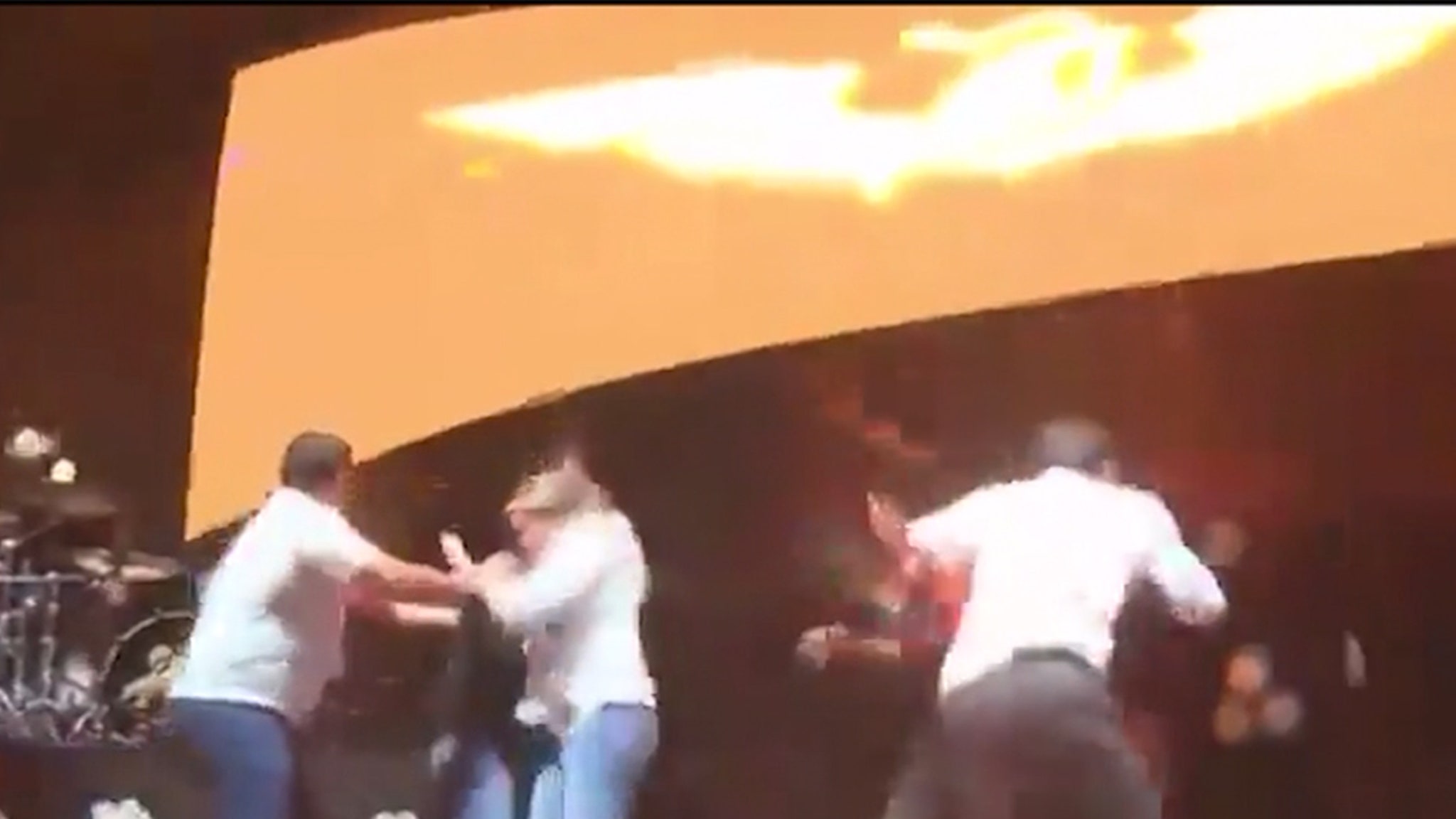 Featured image for Strong Winds Cause Deadly Stage Collapse at Mexico Election Rally, Killing 9