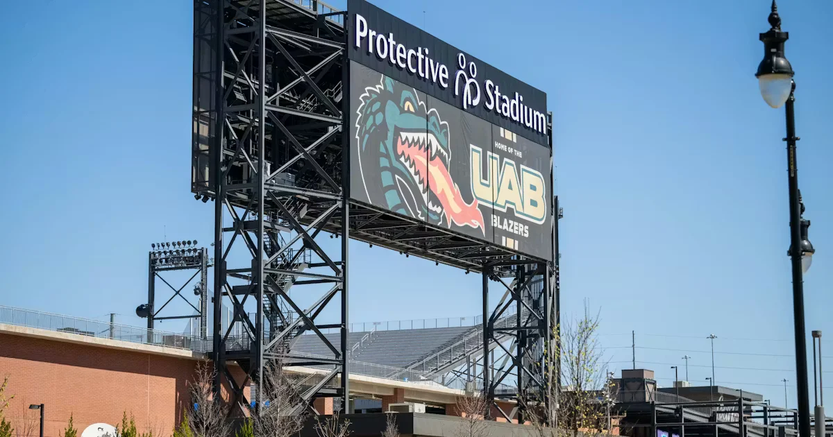 Hammaker Leads Birmingham 250SX Qualifying as Tomac Tops 450 at Supercross Night