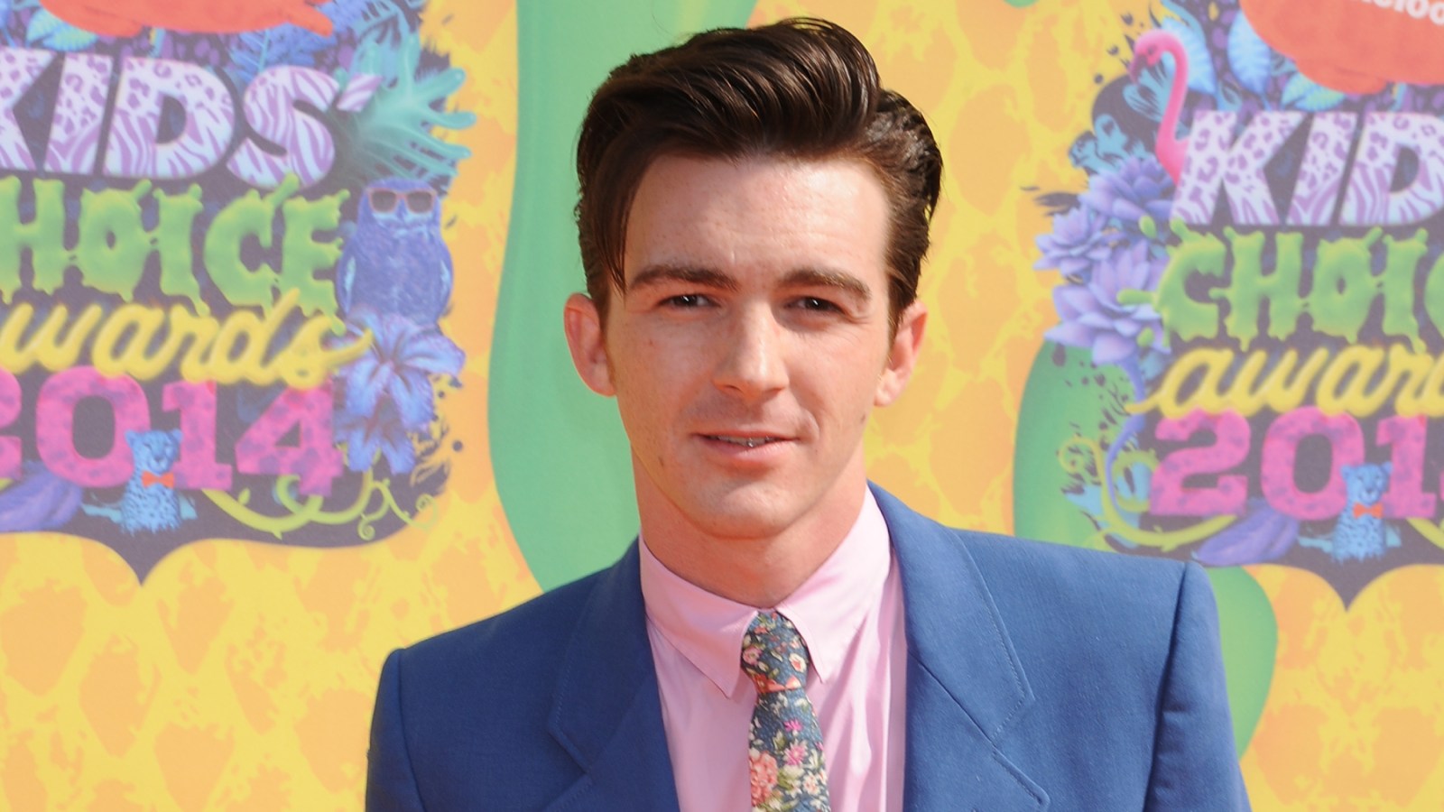 Featured image for "Drake Bell Criticizes Nickelodeon's Response to 'Quiet on Set' Docuseries"