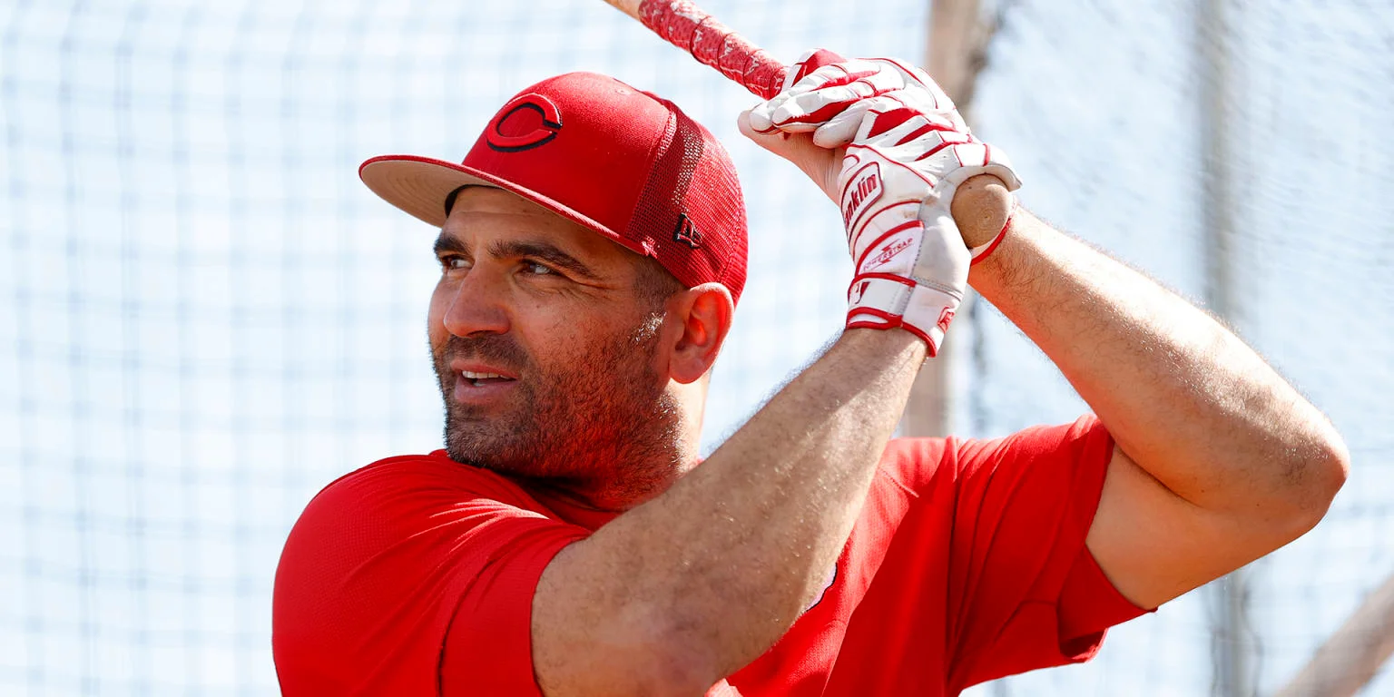 Joey Votto starts rehab assignment with Triple-A Louisville.