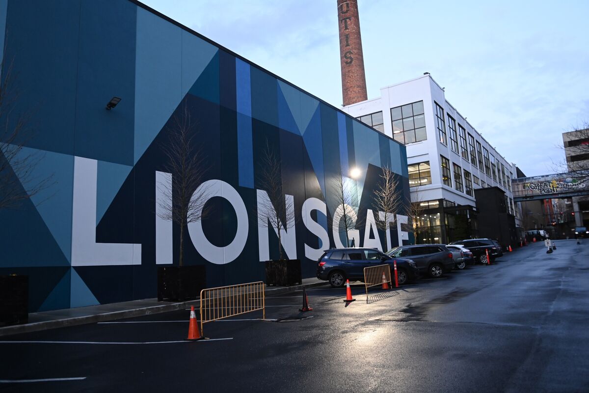 Featured image for Legendary Considers Acquiring Lionsgate Studios