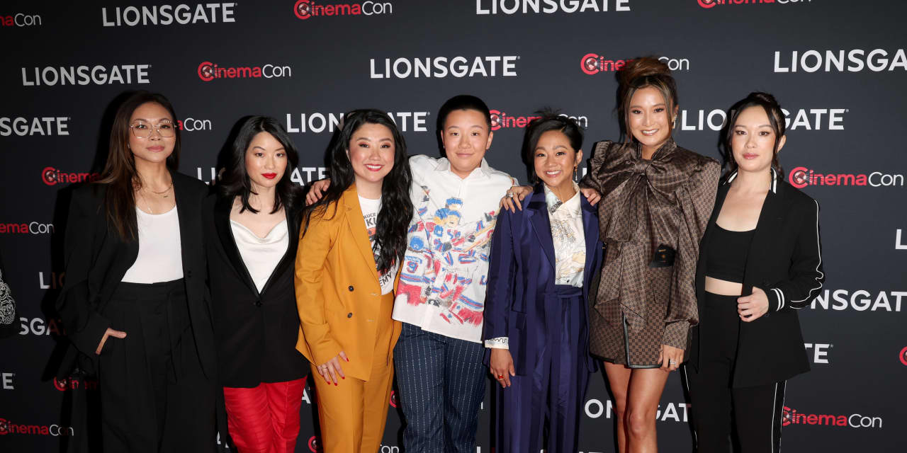 Featured image for Stock Market Update: Lions Gate Surprises with Profit, Plug Power Plunges on Supply Warning