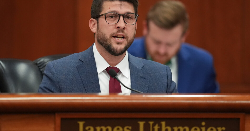 Featured image for Florida Attorney General Held in Contempt for Challenging Immigration Court Order