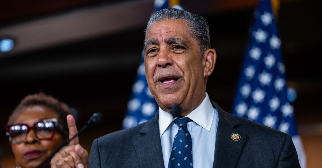 Espaillat and Teachers' Union Endorse Mamdani for NYC Mayor