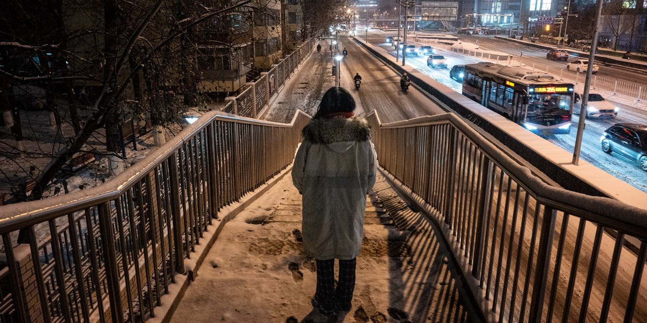 "Redefining Success: China's Youth Embrace a New Approach to Work and Life"