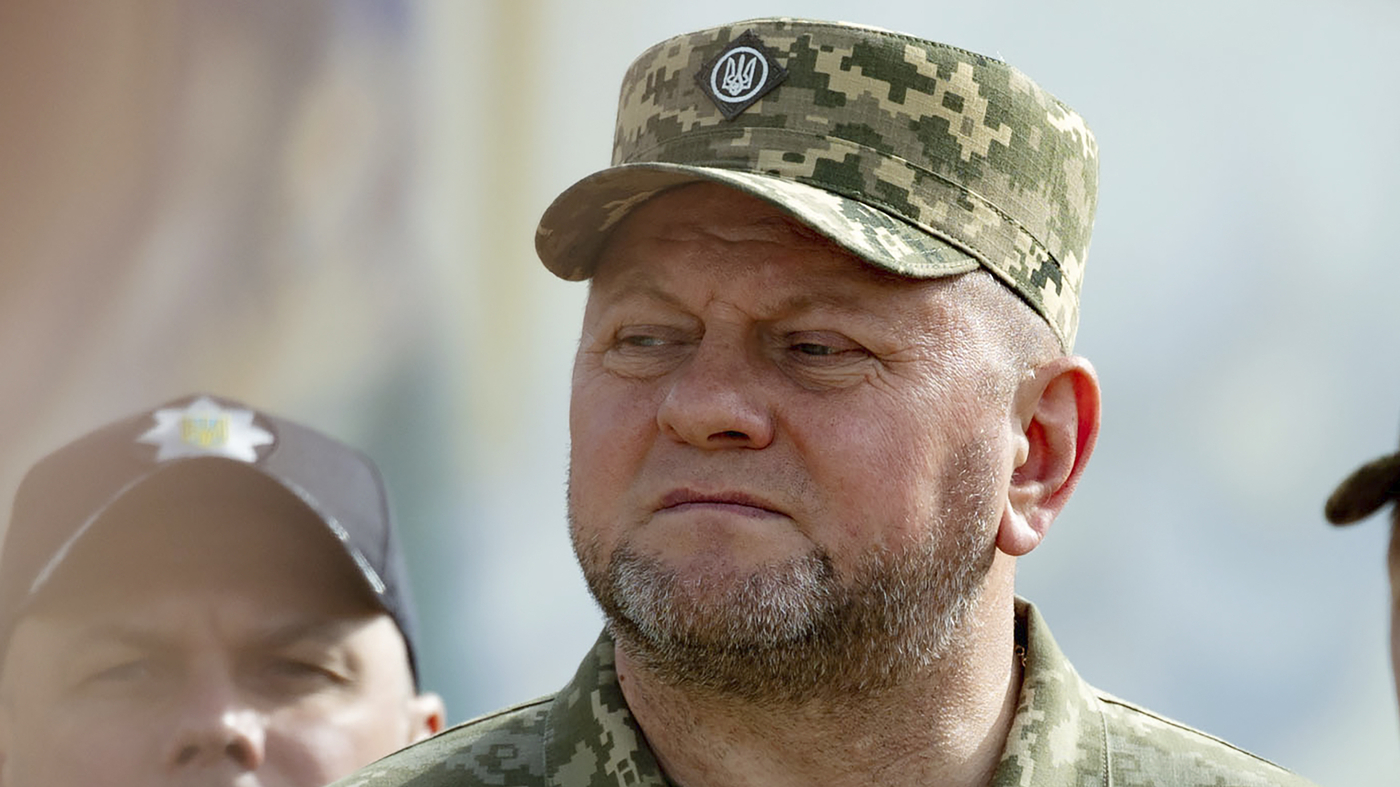 "Zelenskyy's Risky Move: Ukraine's New Army Chief Amid Russia War"