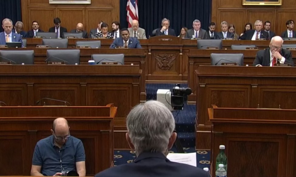 Powell Highlights Multiple Economic Outlooks