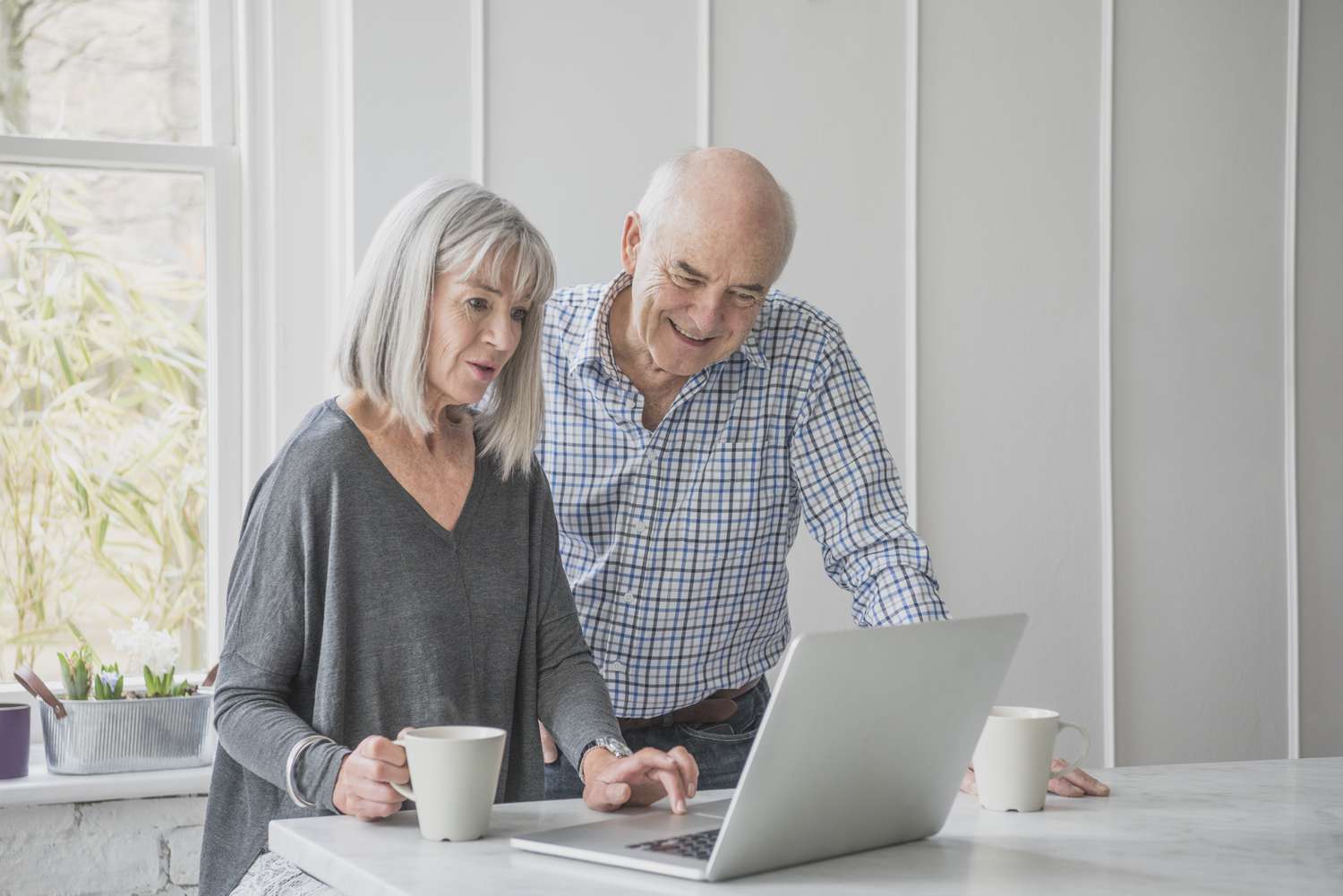 "Maximizing Your Savings: The Latest on High-Yield CD Rates and Forecasts for 2023"