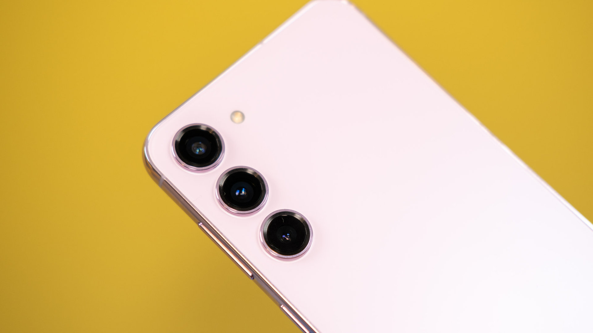 "Samsung Galaxy S25: Major Camera Upgrades and Design Changes Revealed"
