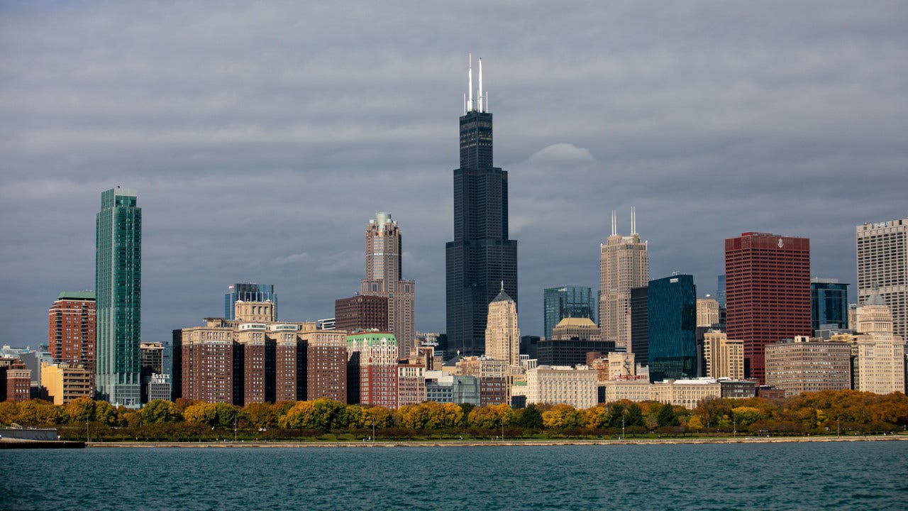 DNC chooses Chicago for 2024 convention, boosting local economy.