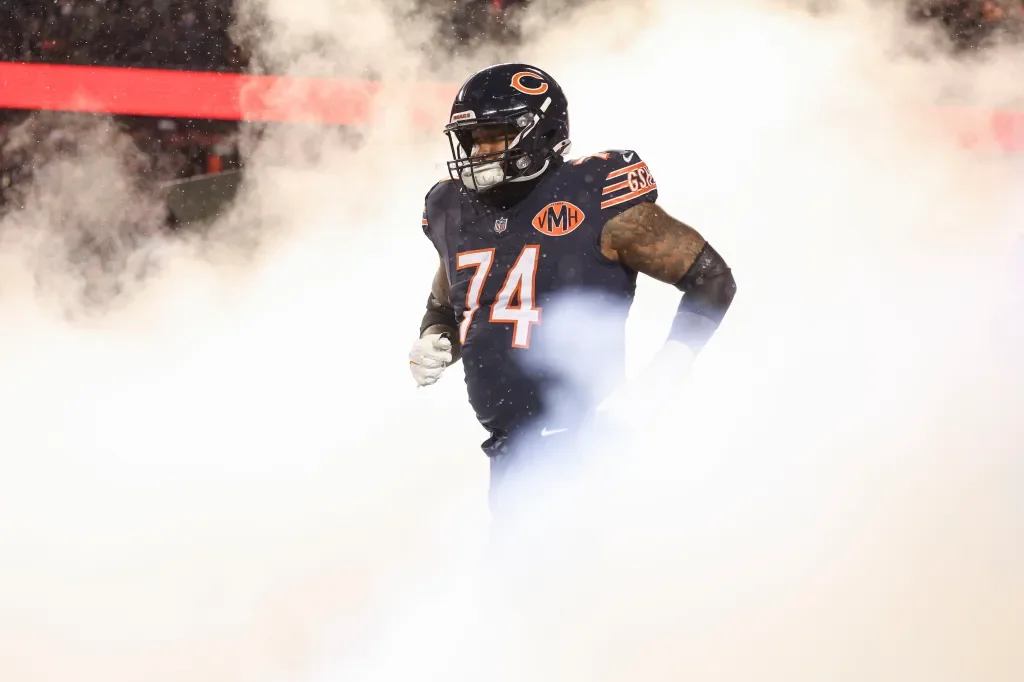 Bears lock in linemen as free agency heats up