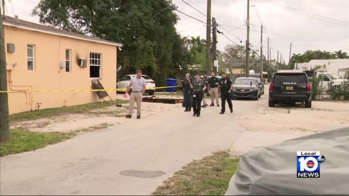 Featured image for "Fatal Hollywood Duplex Fire Claims One Life"