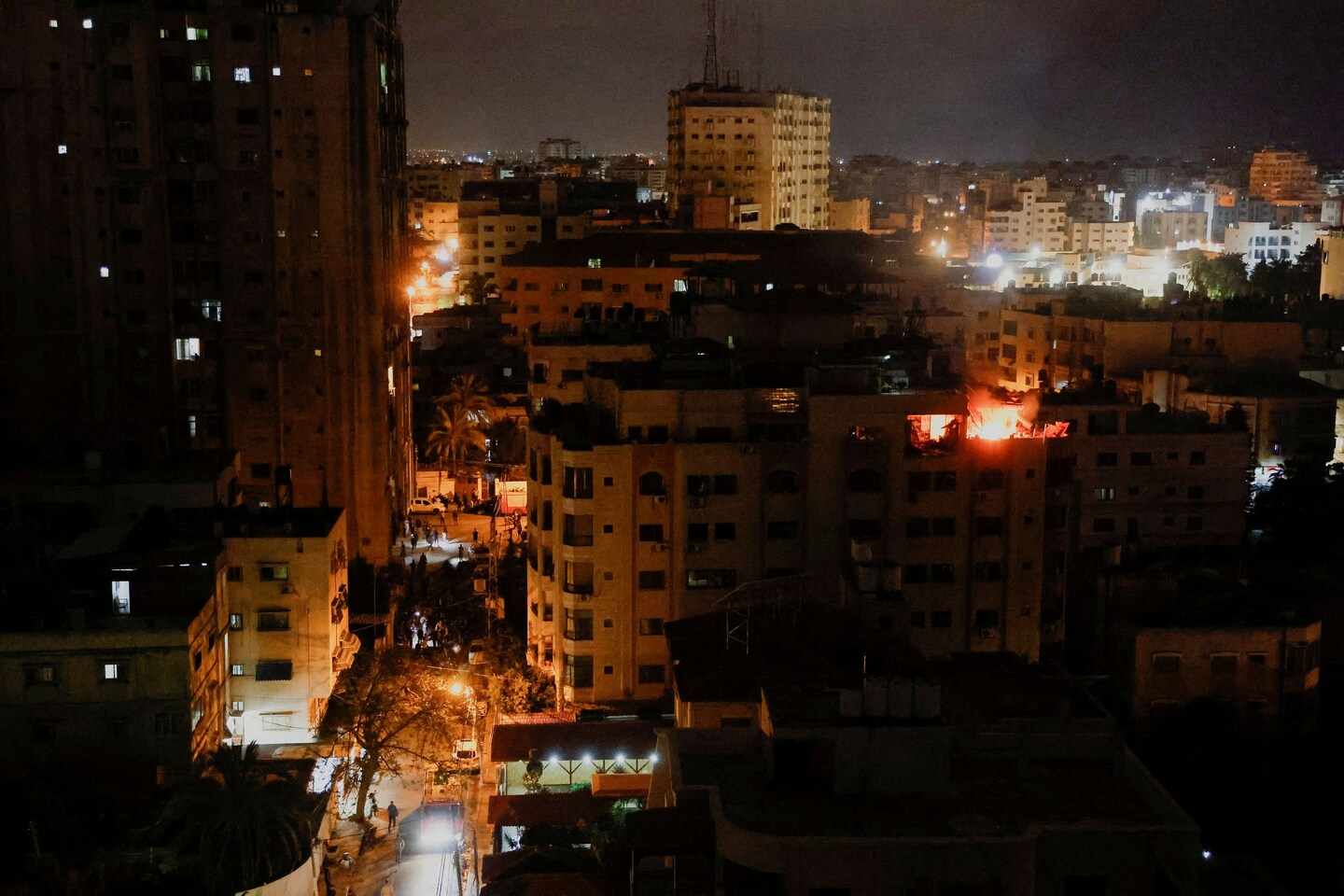 Israeli strikes in Gaza kill top Islamic Jihad leaders and civilians.