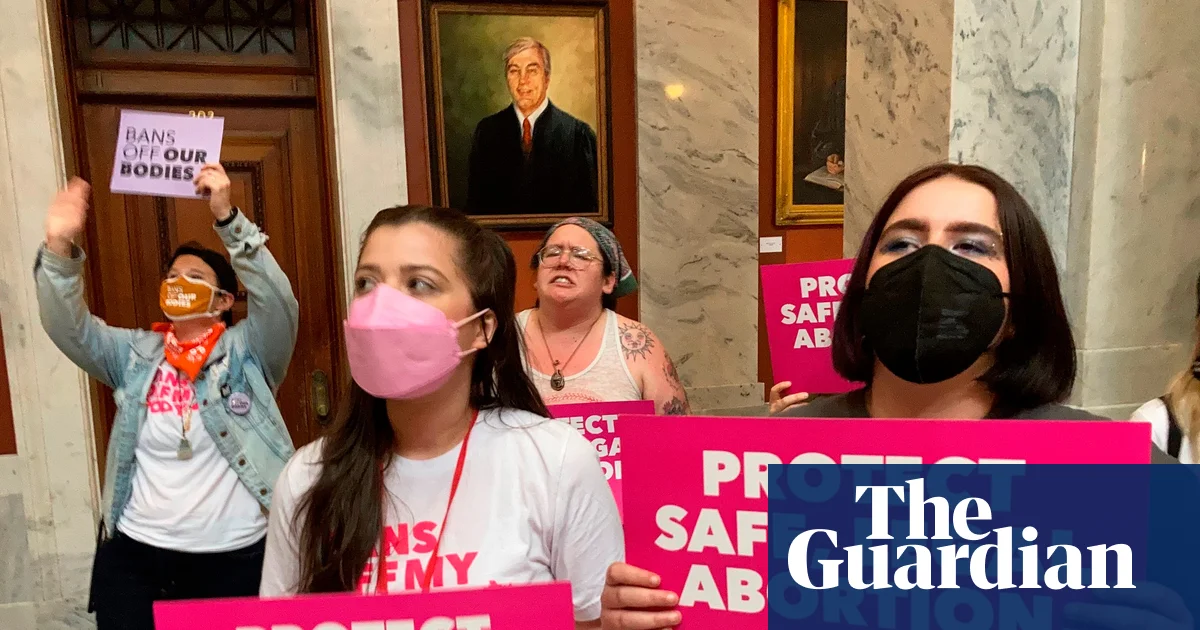 Featured image for Kentucky Woman Faces Fetal Homicide Charges After Self-Managed Abortion