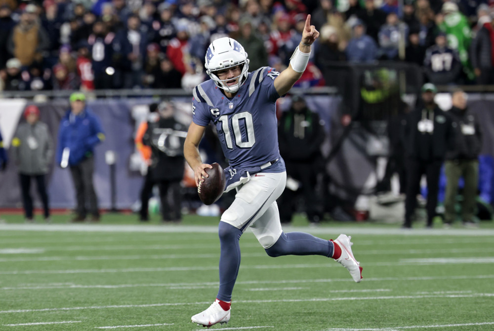 Featured image for Drake Maye's Impact and NFL Highlights in Week 17