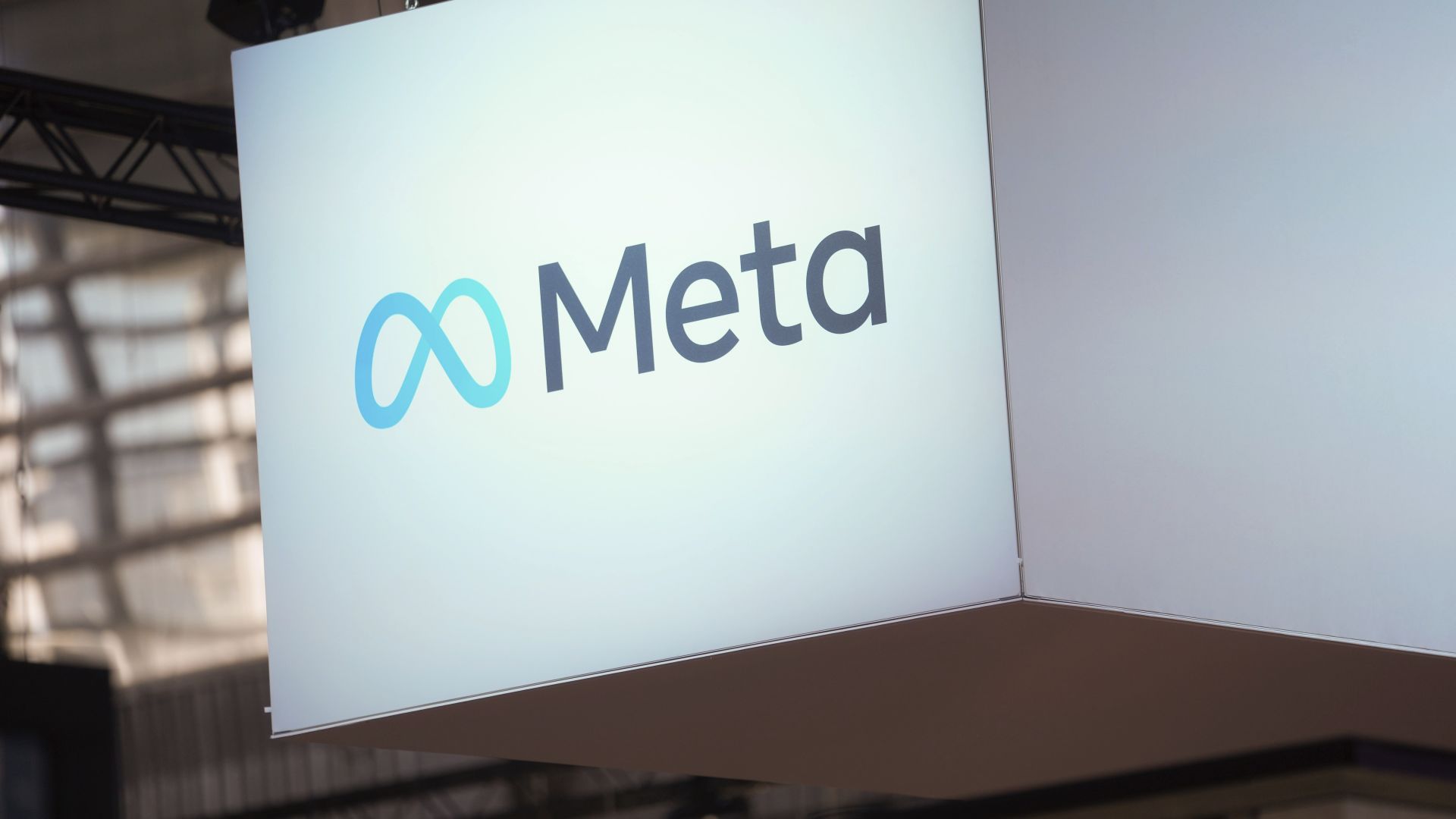 "Social Media Outage Resolved: Facebook, Instagram, Messenger, and Threads Logins Restored"