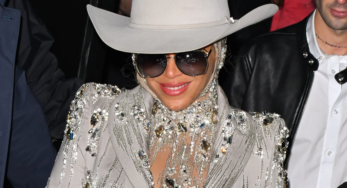 Featured image for "Beyoncé Ads Spark Controversy at NYC Museums"