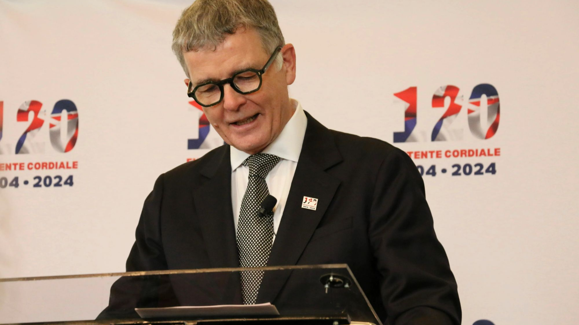 Featured image for UK Spy Chief Urges Continued Support for Ukraine Amid Russian Threats