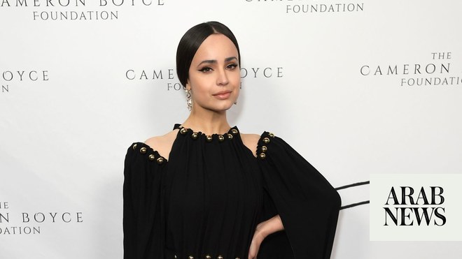 Featured image for "Descendants Cast Honors Late Co-Star Cameron Boyce at Foundation Gala"