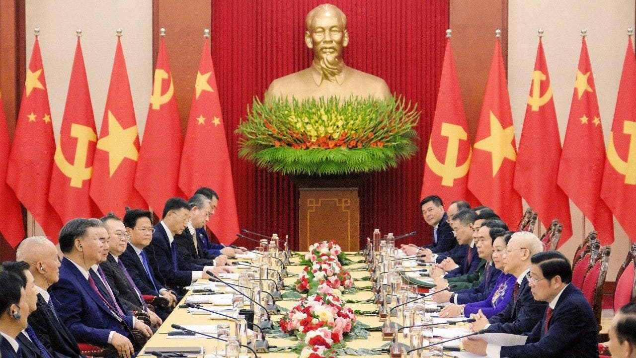 "Xi Jinping's Visit to Vietnam Strengthens China's Alliance-Building Efforts"