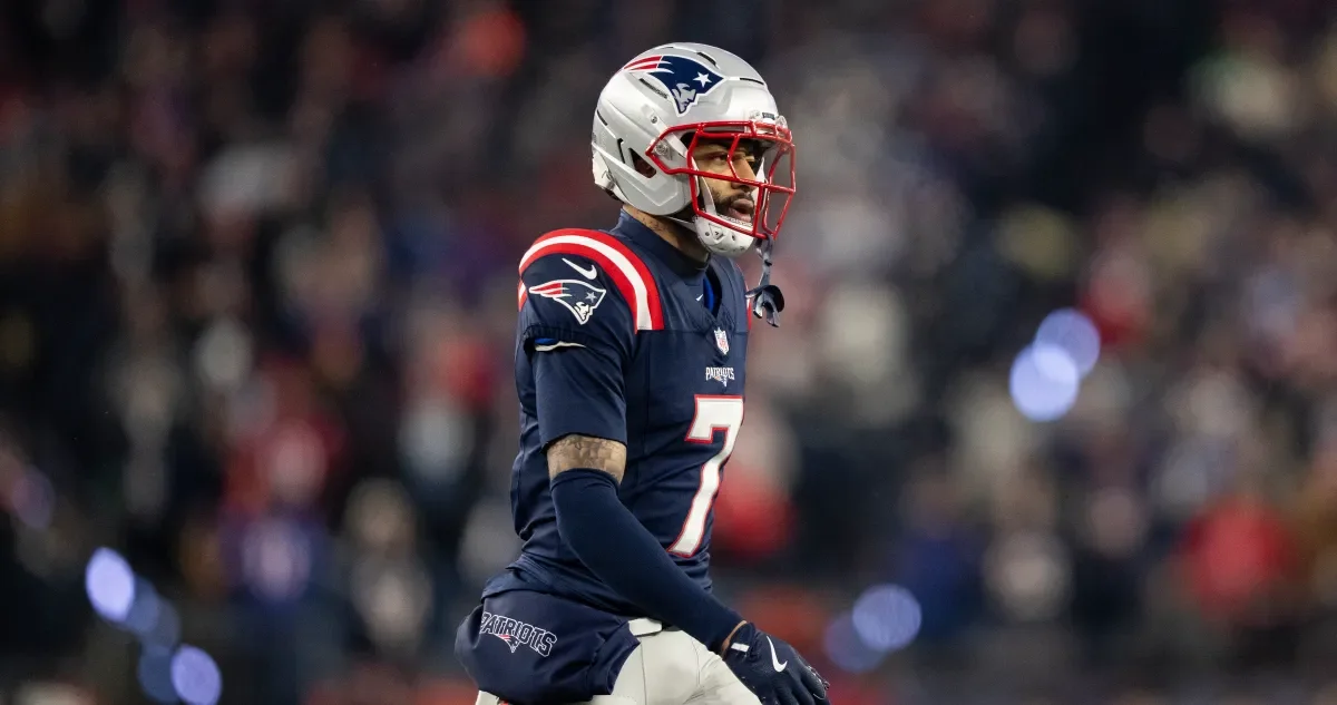 Patriots Injury Update: Davis in Concussion Protocol, Hollins Not Cleared to Return