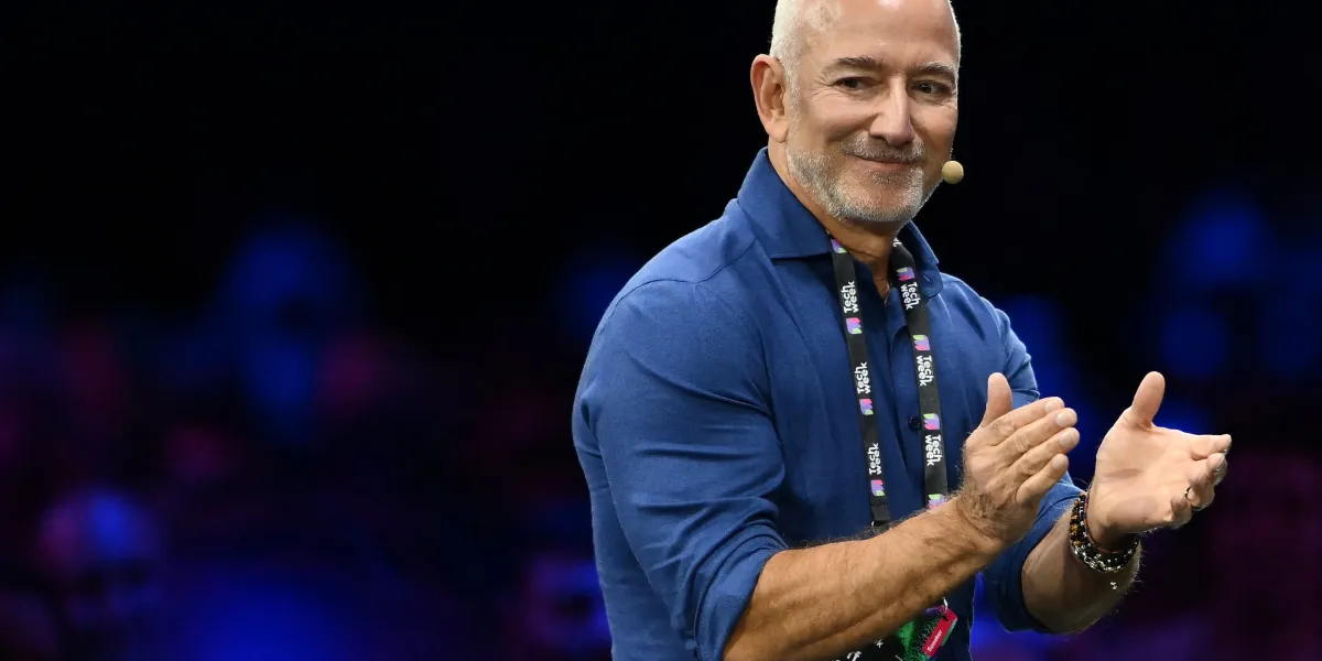 Jeff Bezos Acknowledges AI Bubble but Foresees Major Benefits