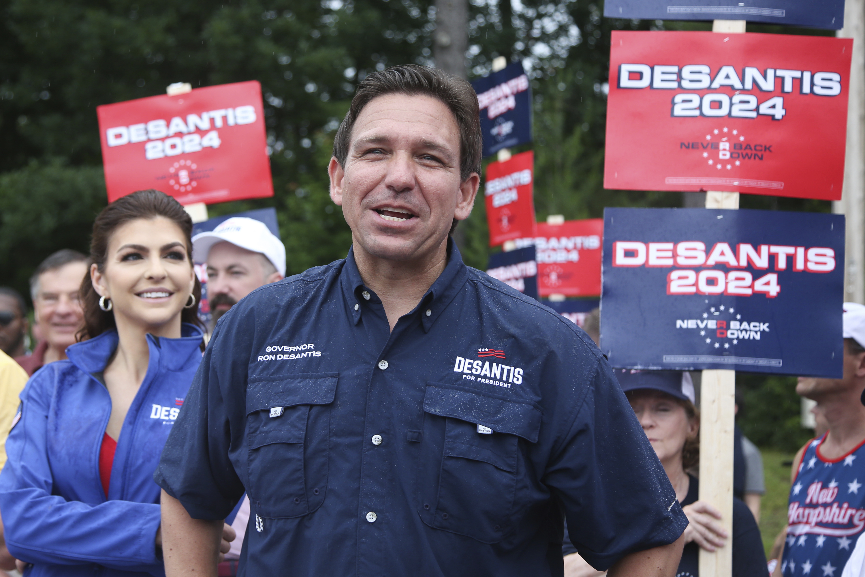 "DeSantis Faces Staff Exodus and Donor Doubts Amidst Campaign Challenges"