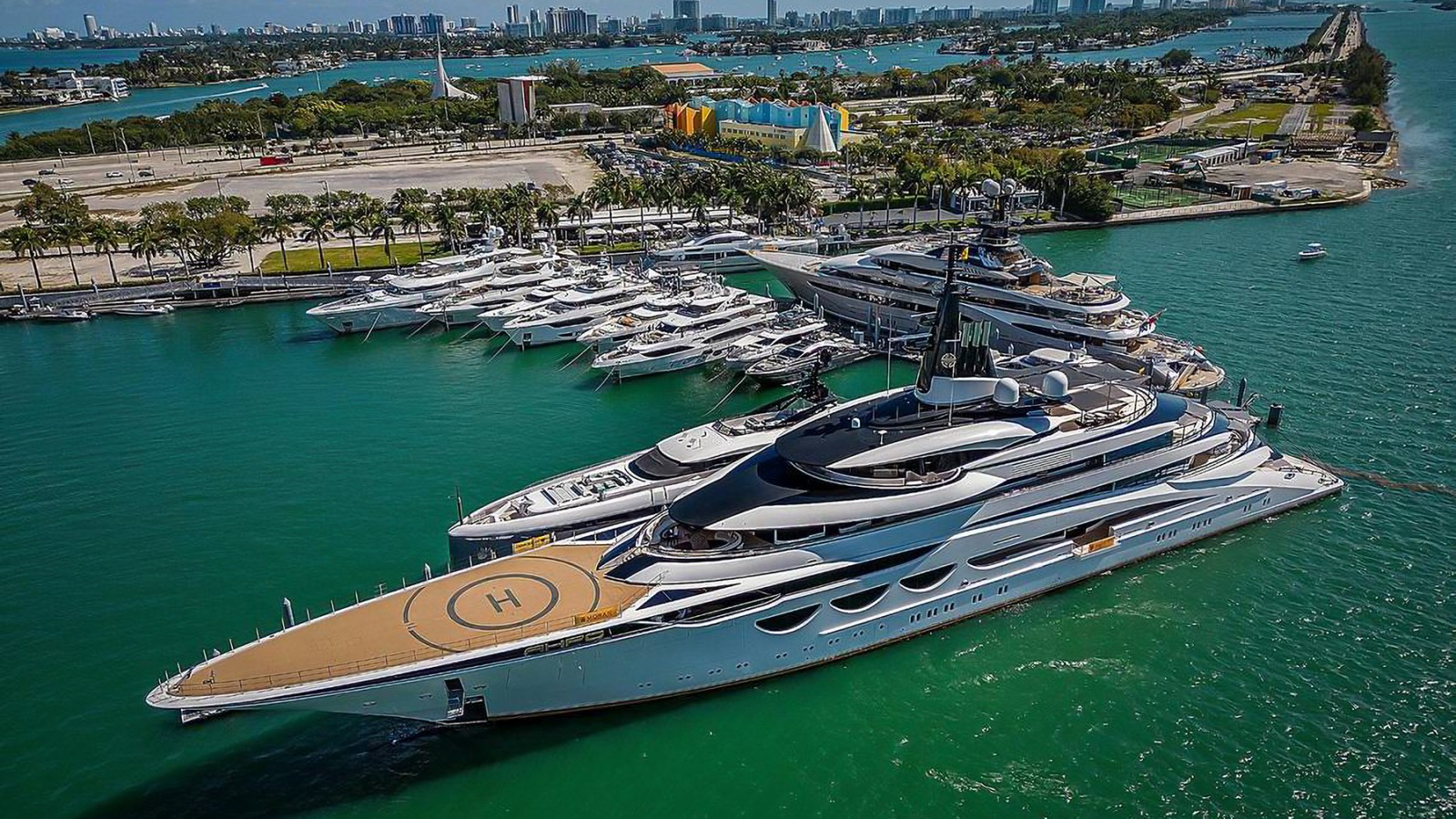 Featured image for "Billionaires Seek Supreme Court Backing to Protect Trillions in Untaxed Fortune"