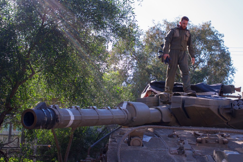 "Israeli IDF Strikes Hezbollah Targets in Southern Lebanon Amid Tensions on Northern Front"