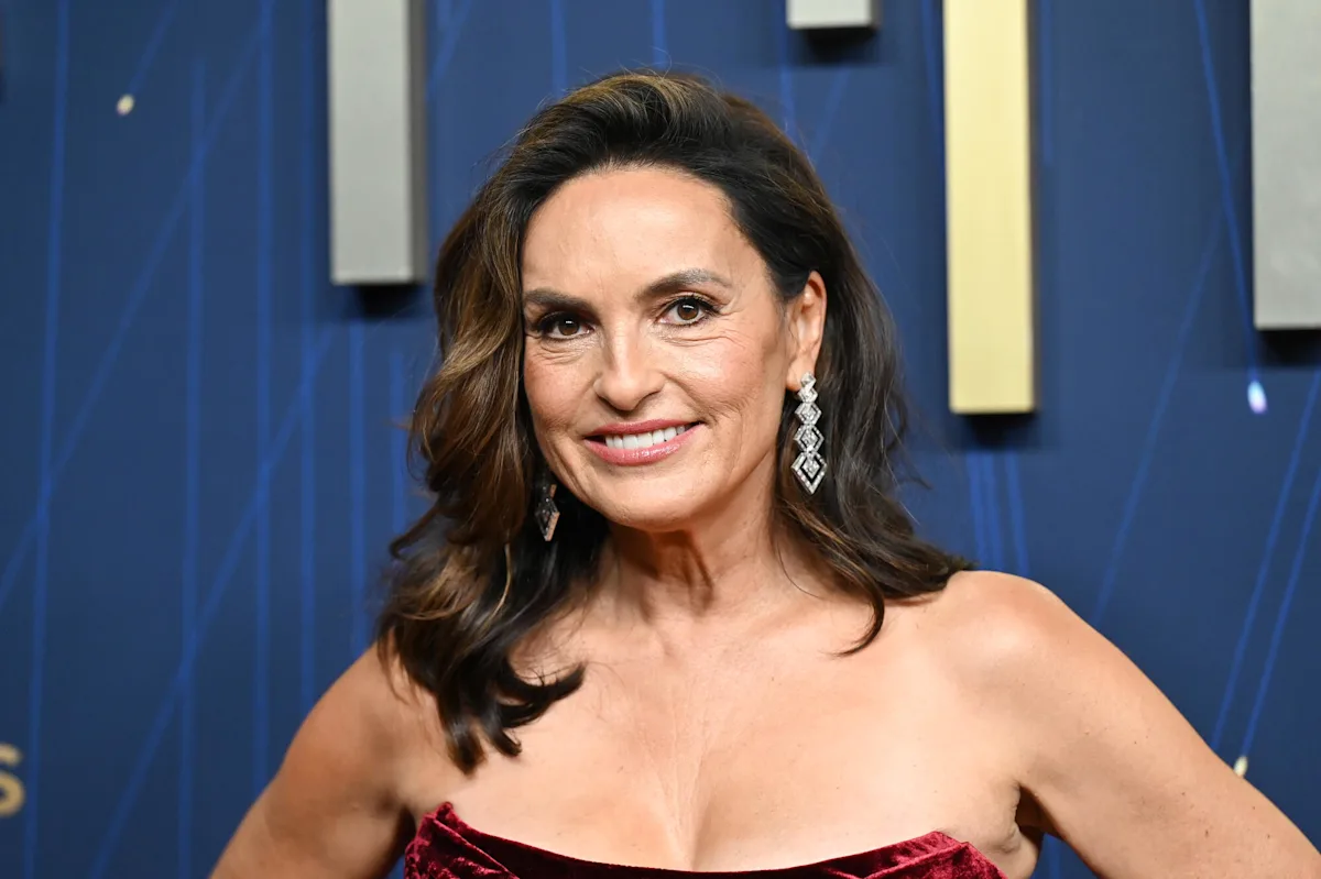 Featured image for Mariska Hargitay Chose 'SVU' Over Comedy After Psychic's Advice