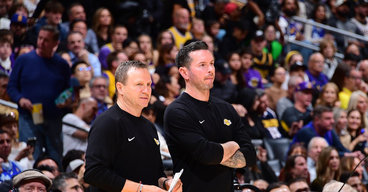 Featured image for Lakers Secure Deandre Ayton in 2-Year Deal Amid NBA Free Agency Moves