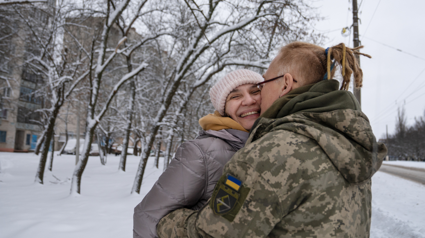 "War-torn Ukrainian Couples Reunite for Valentine's Day"