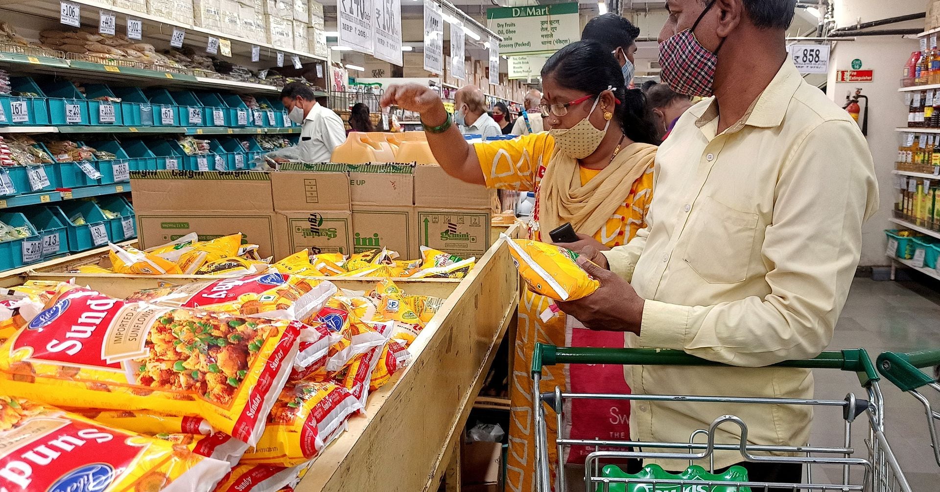 Featured image for "Changing Spending Habits: Indians Allocate More to Discretionary Items as Poverty Levels Decline"