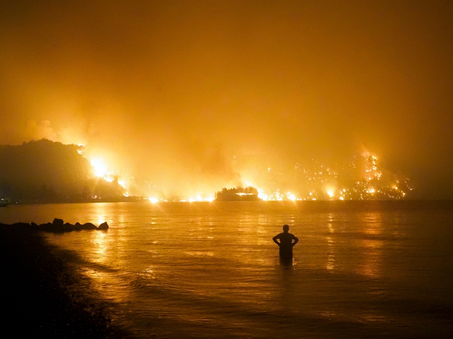 G7 prioritizes global fossil fuel phase-out and net zero goals.