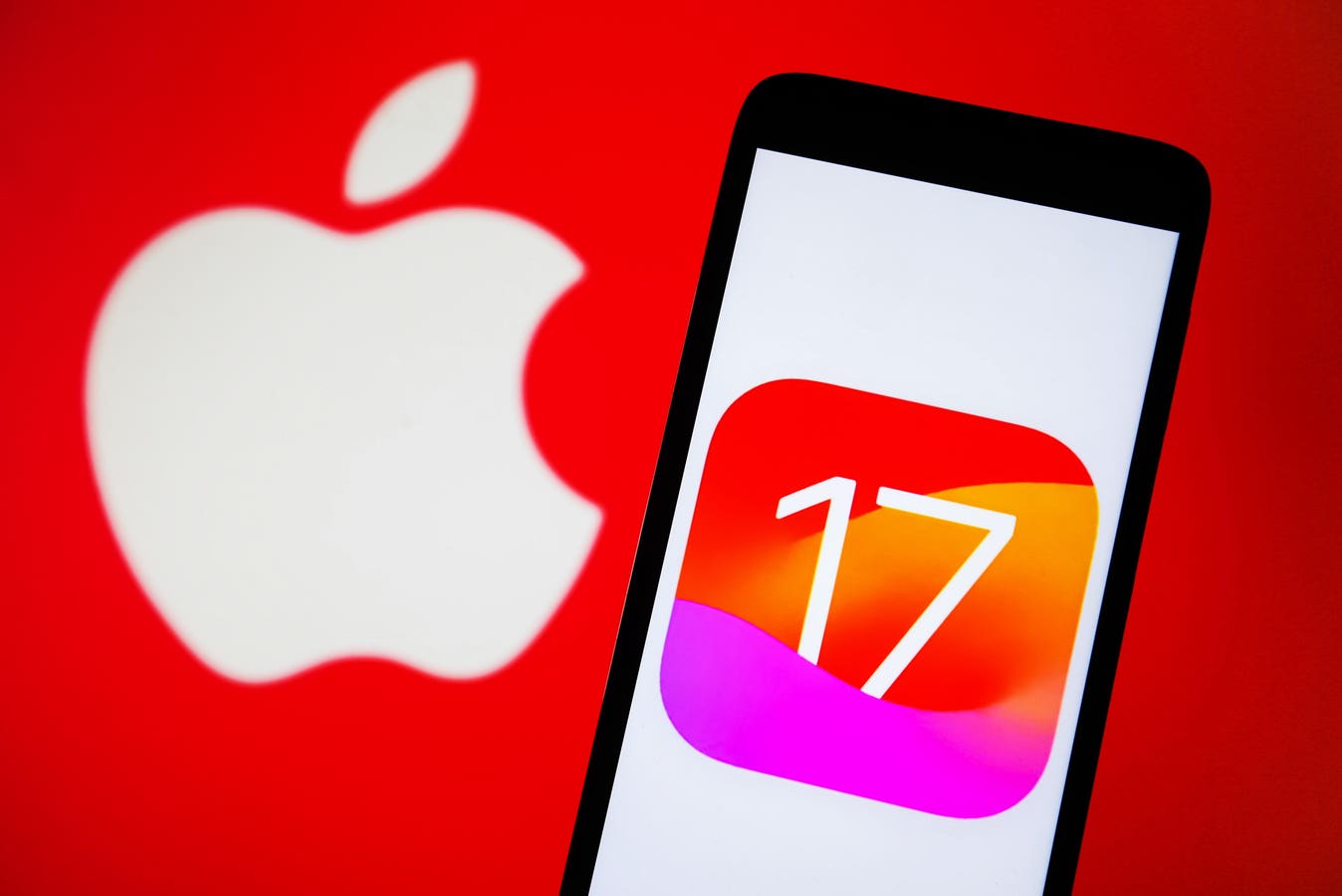 "Apple Rushes Release of iOS 17.3 Update After Beta 2 Pullback"
