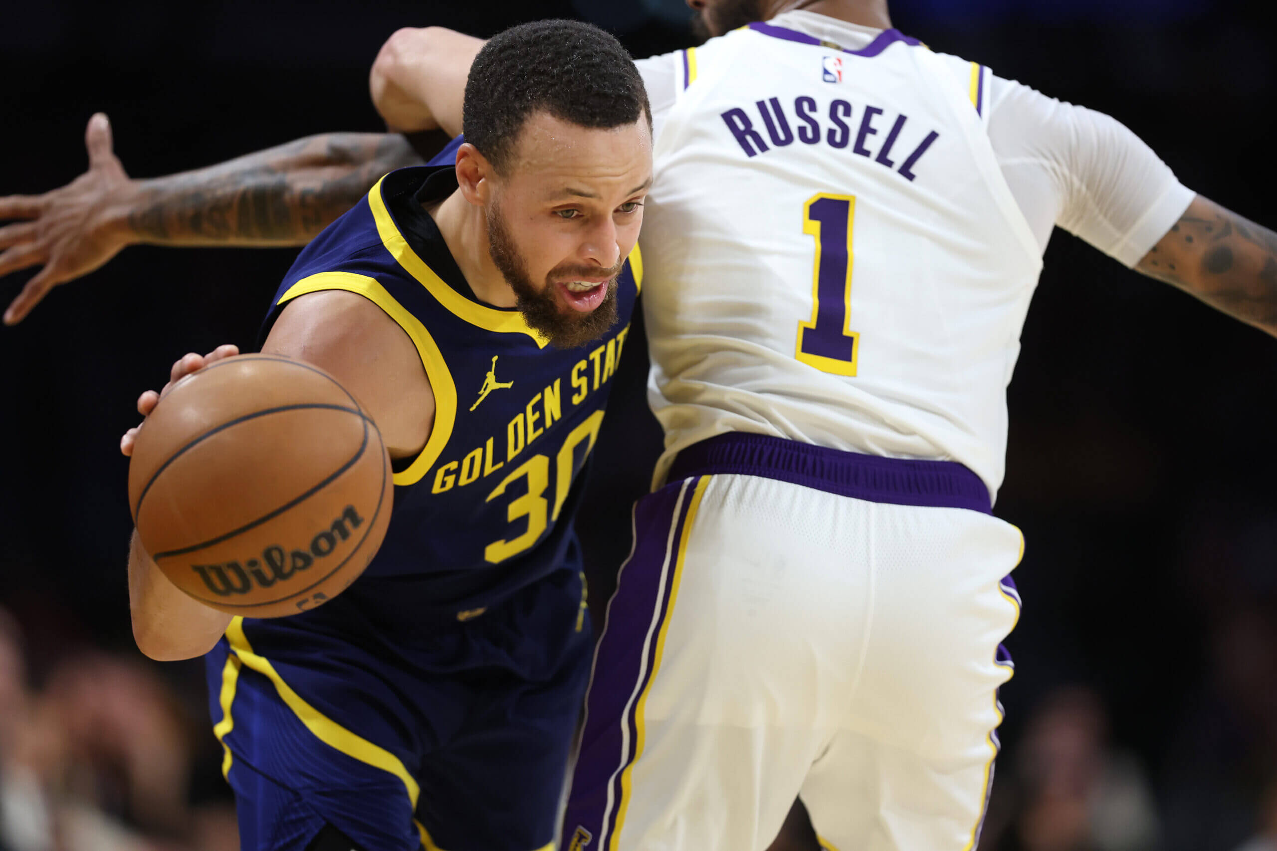 "NBA Officiating Chaos Mars Lakers-Warriors Showdown"