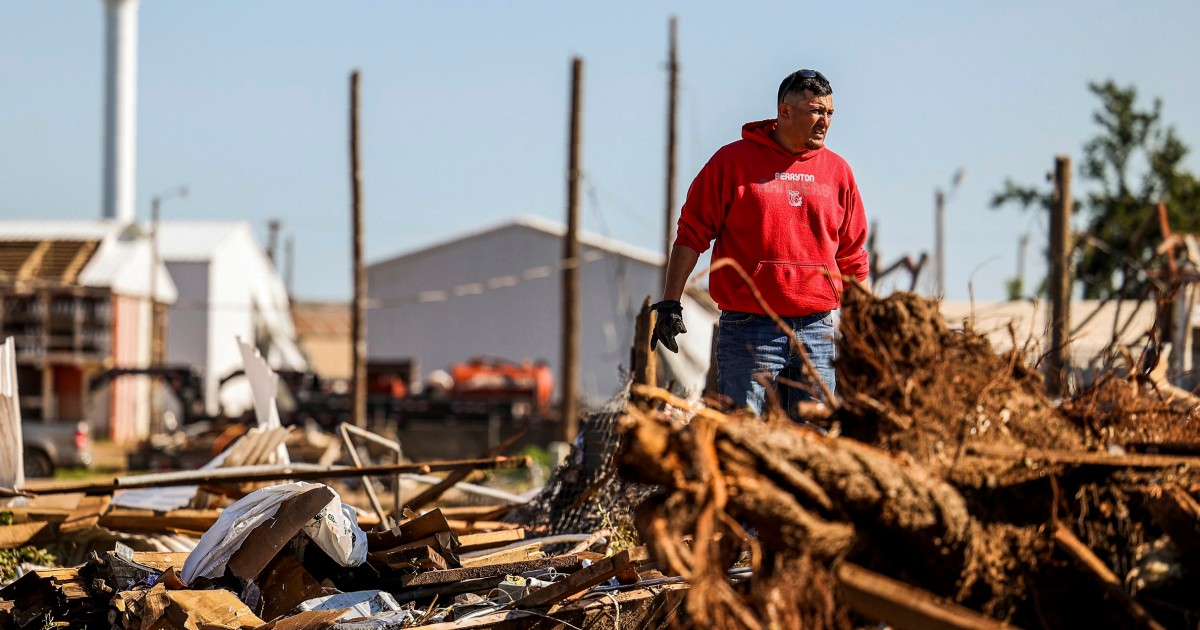 Extreme weather wreaks havoc across southern US, leaving death and destruction in its wake.